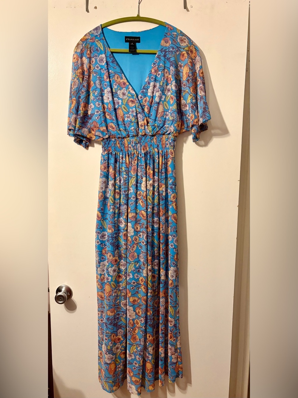 4/$25 Stella & Julie Floral Blue V-Neck Maxi Dress - Brand: